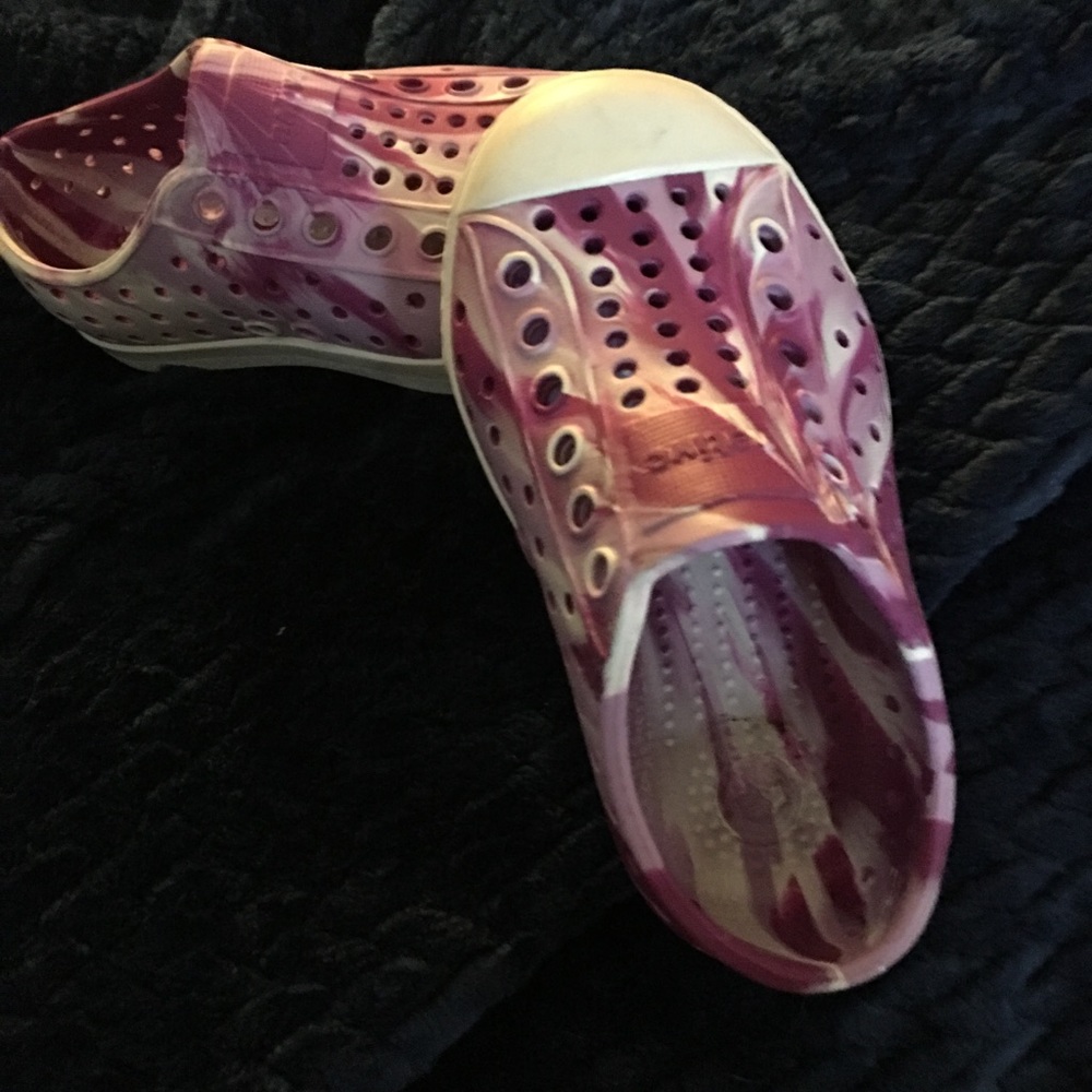 Native brand little girls shoes